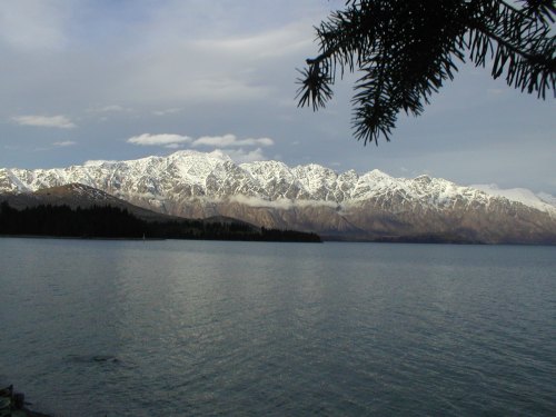 The edge of Lake Wakatipu near the YHA IX